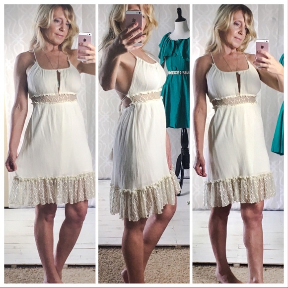 *LAST ONE* Ivory Antique Lace Dress - Picture 6 of 8